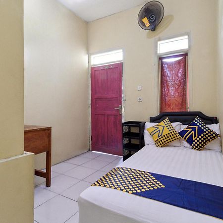 Spot On 92832 Al Mahira Syariah Hotel Majalengka Ngoại thất bức ảnh
