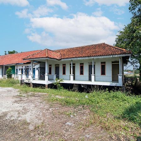 Spot On 92832 Al Mahira Syariah Hotel Majalengka Ngoại thất bức ảnh