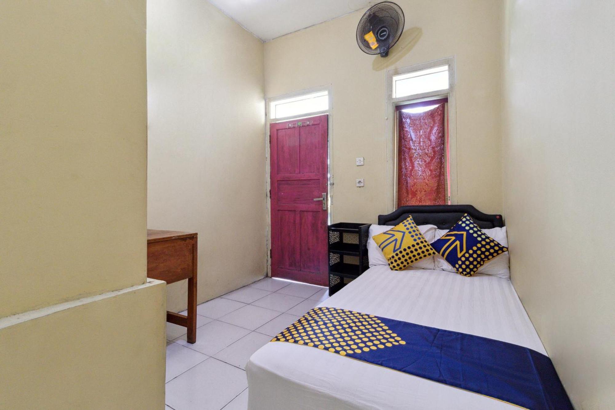Spot On 92832 Al Mahira Syariah Hotel Majalengka Ngoại thất bức ảnh