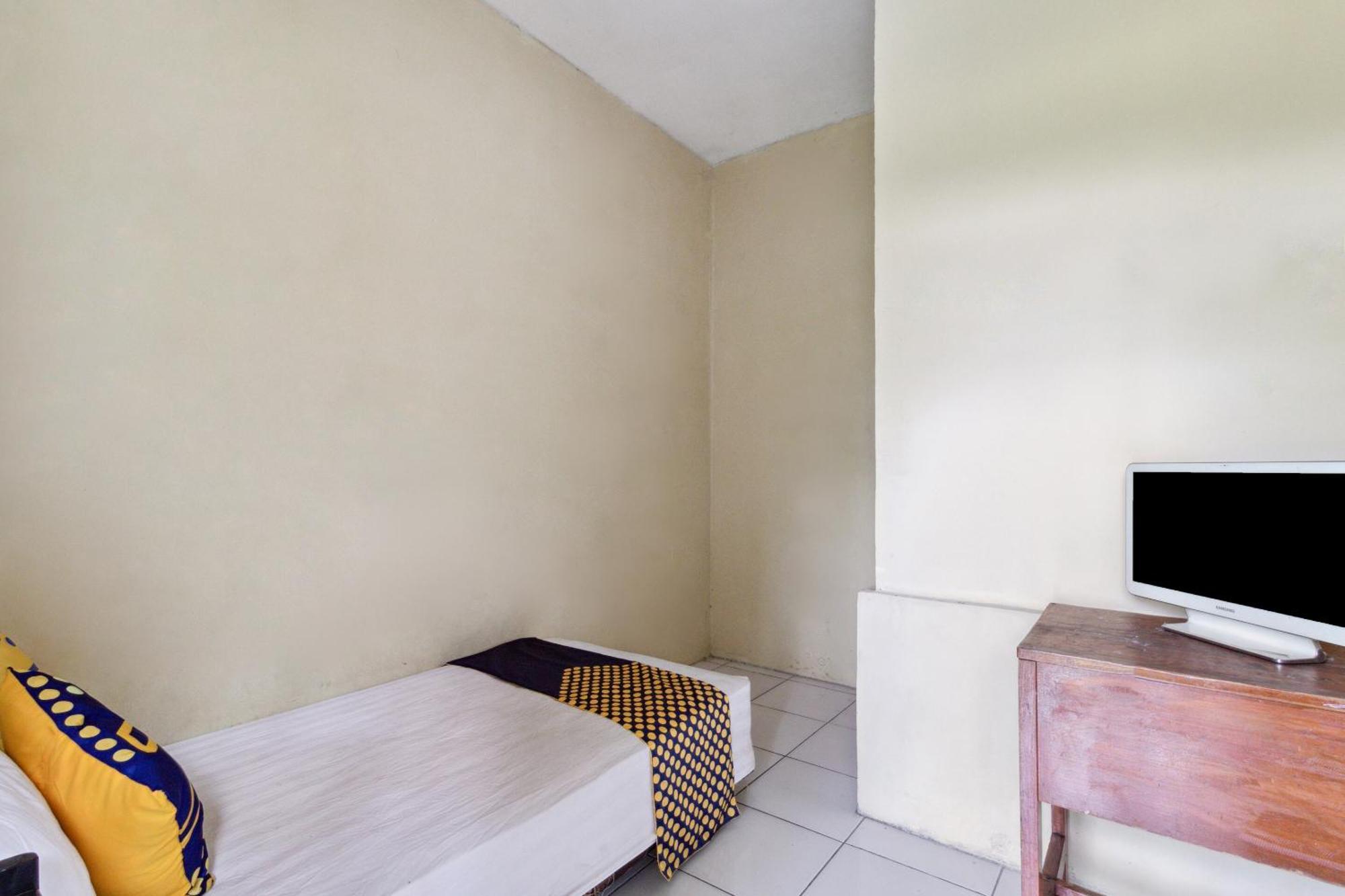 Spot On 92832 Al Mahira Syariah Hotel Majalengka Ngoại thất bức ảnh