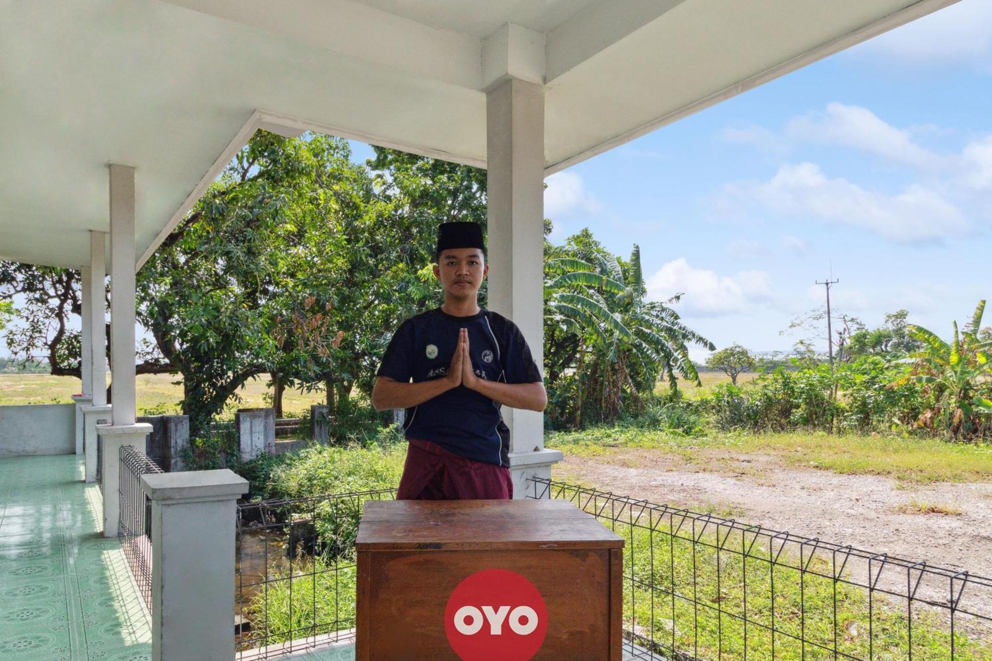 Spot On 92832 Al Mahira Syariah Hotel Majalengka Ngoại thất bức ảnh