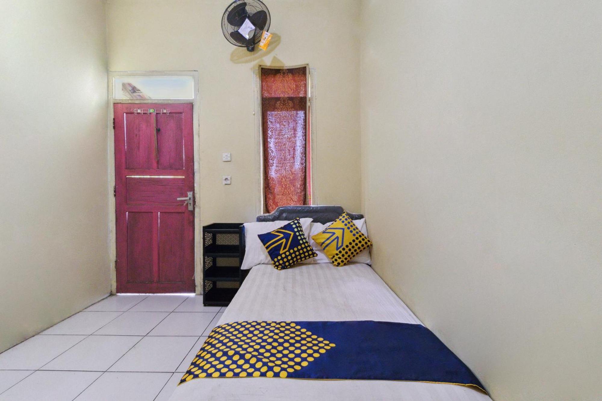 Spot On 92832 Al Mahira Syariah Hotel Majalengka Ngoại thất bức ảnh